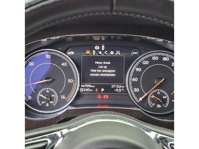 Personenauto bentley, bentayga 4.0 d 7p., zwart - afbeelding 20 van  48