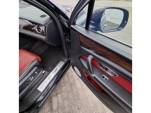 Personenauto bentley, bentayga 4.0 d 7p., zwart - afbeelding 36 van  48
