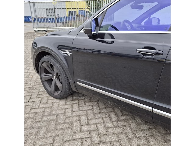 Personenauto bentley, bentayga 4.0 d 7p., zwart - afbeelding 47 van  48