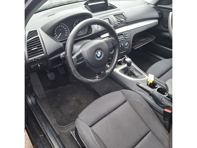 Personenauto bmw, 1-serie 118i, zwart, bouwjaar 2008 - afbeelding 13 van  34