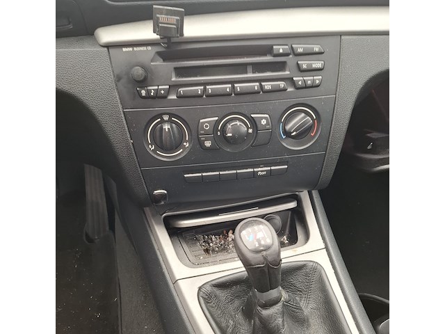 Personenauto bmw, 1-serie 118i, zwart, bouwjaar 2008 - afbeelding 18 van  34