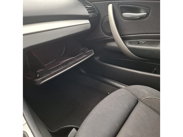 Personenauto bmw, 1-serie 118i, zwart, bouwjaar 2008 - afbeelding 20 van  34