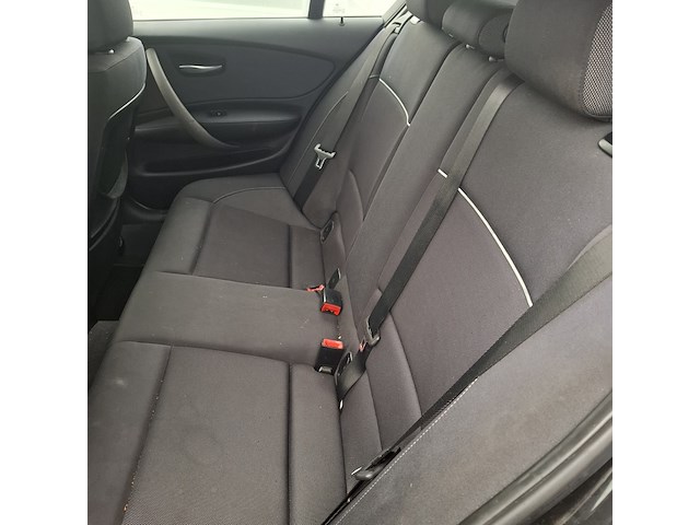 Personenauto bmw, 1-serie 118i, zwart, bouwjaar 2008 - afbeelding 22 van  34