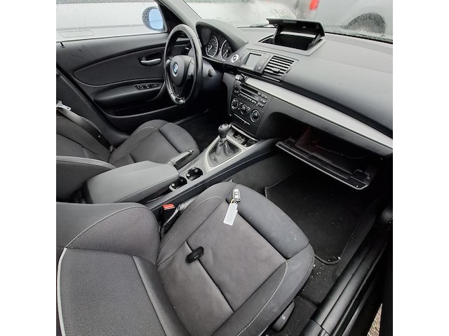 Personenauto bmw, 1-serie 118i, zwart, bouwjaar 2008 - afbeelding 26 van  34