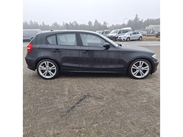 Personenauto bmw, 1-serie 118i, zwart, bouwjaar 2008 - afbeelding 29 van  34
