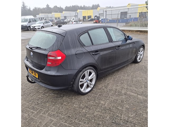 Personenauto bmw, 1-serie 118i, zwart, bouwjaar 2008 - afbeelding 30 van  34