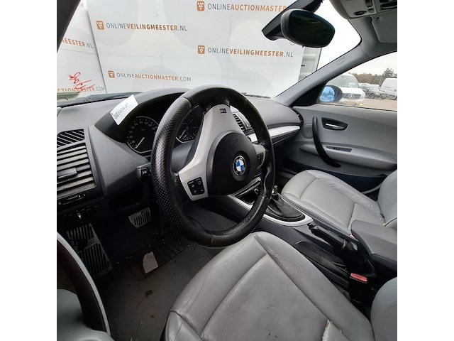 Personenauto bmw, 1-serie 120i, grijs, bouwjaar 2004 - afbeelding 9 van  24