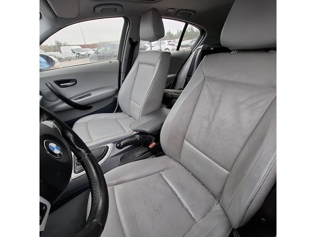 Personenauto bmw, 1-serie 120i, grijs, bouwjaar 2004 - afbeelding 10 van  24