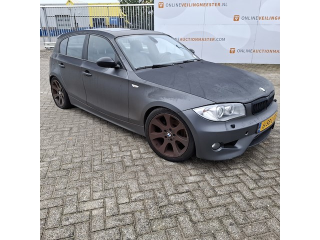 Personenauto bmw, 1-serie 120i, grijs, bouwjaar 2004 - afbeelding 18 van  24