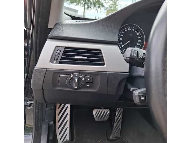 Personenauto, bmw, 3-serie, 330i dynamic executive, zwart, 2005 - afbeelding 33 van  52