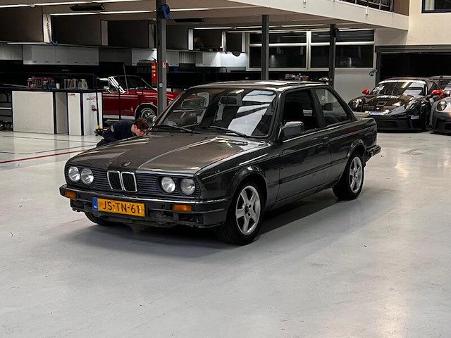 Personenauto, bmw, e30 323i, 1986 - afbeelding 1 van  21