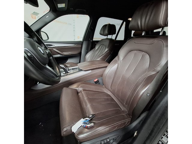Personenauto, bmw, x5 - afbeelding 18 van  57