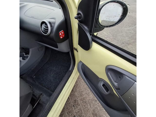 Personenauto citroën, c1 1.0-12v ambience, geel, bouwjaar 2006 - afbeelding 31 van  42