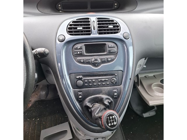 Personenauto, citroen, xsara picasso, 1.8i-16v différence, grijs, 2003 - afbeelding 11 van  15
