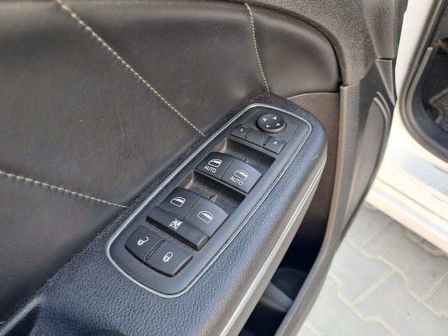 Personenauto, dodge, charger st, wit, 2015 - afbeelding 30 van  81