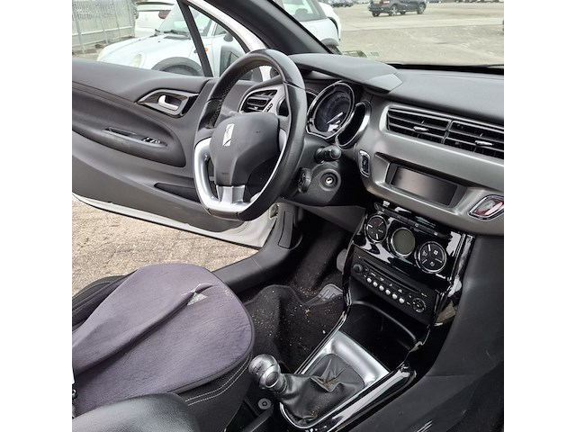 Personenauto, ds, 3, 1.2 puretech so chic, 2016 - afbeelding 2 van  13