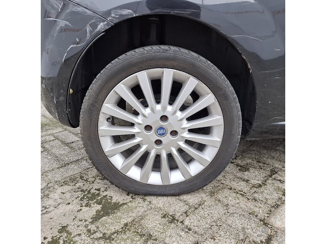 Personenauto fiat, grande punto 1.2, zwart, bouwjaar 2007 - afbeelding 18 van  45
