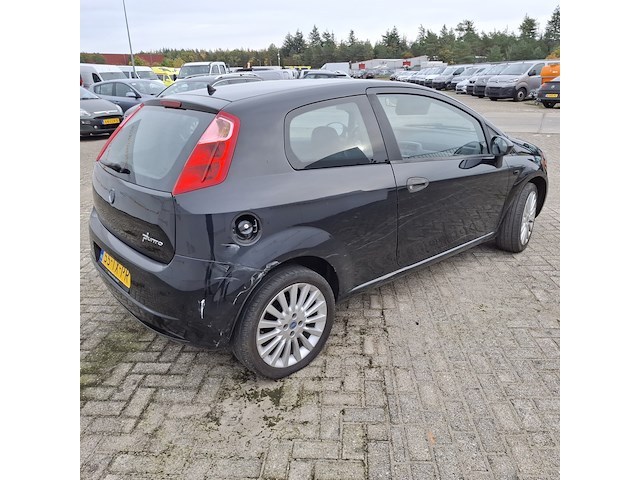 Personenauto fiat, grande punto 1.2, zwart, bouwjaar 2007 - afbeelding 41 van  45