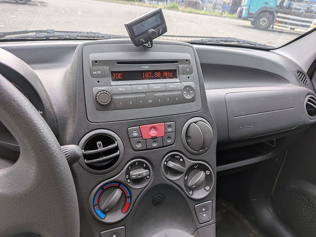 Personenauto, fiat, panda, 1.4 natural power classic, 2012 - afbeelding 3 van  29
