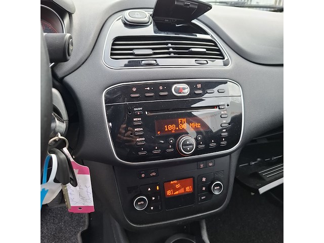 Personenauto fiat, punto evo 1.4, zwart, bouwjaar 2012 - afbeelding 14 van  38