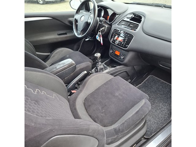 Personenauto fiat, punto evo 1.4, zwart, bouwjaar 2012 - afbeelding 20 van  38