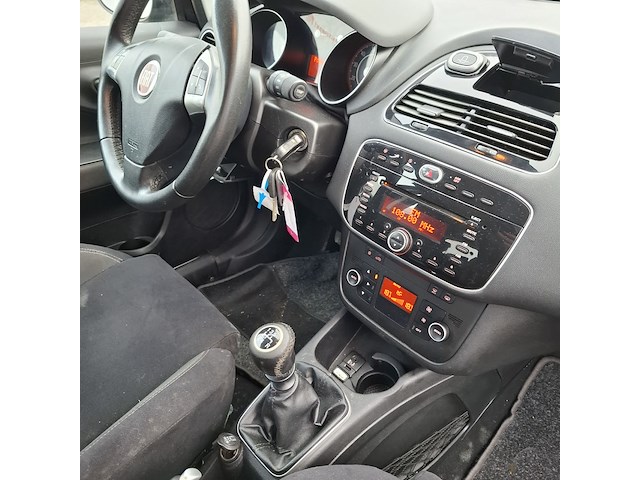 Personenauto fiat, punto evo 1.4, zwart, bouwjaar 2012 - afbeelding 21 van  38