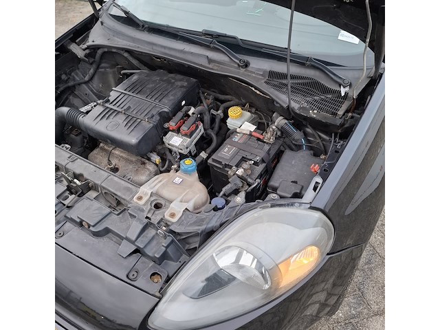 Personenauto fiat, punto evo 1.4, zwart, bouwjaar 2012 - afbeelding 27 van  38