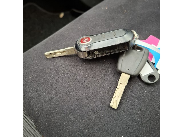 Personenauto fiat, punto evo 1.4, zwart, bouwjaar 2012 - afbeelding 32 van  38