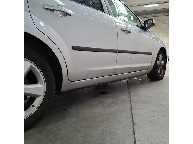 Personenauto, ford, 1.6-16v futura, 2006 - afbeelding 18 van  75