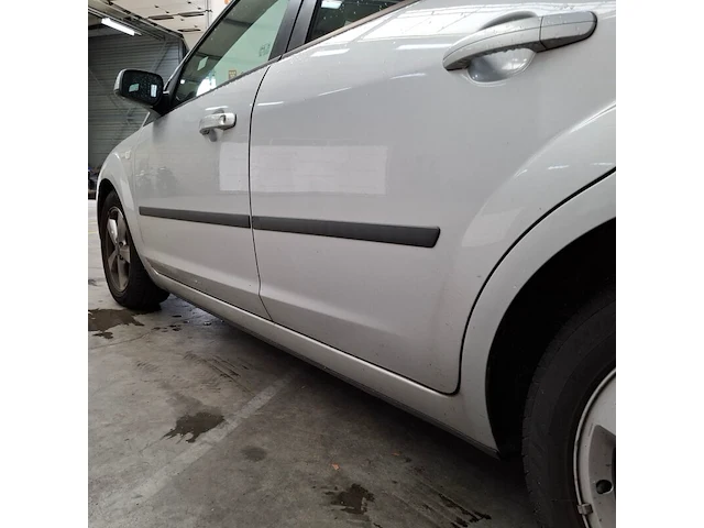 Personenauto, ford, 1.6-16v futura, 2006 - afbeelding 24 van  75