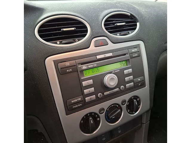 Personenauto, ford, 1.6-16v futura, 2006 - afbeelding 41 van  75