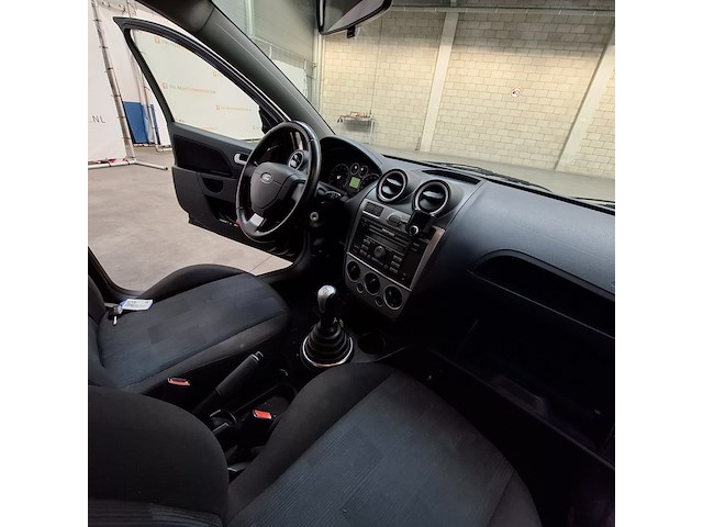 Personenauto, ford, fiesta, 1.3-8v futura, 2007 - afbeelding 30 van  52