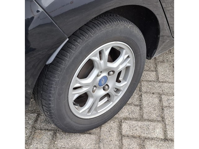 Personenauto ford, fiesta 1.6, zwart, bouwjaar 2013 - afbeelding 4 van  45
