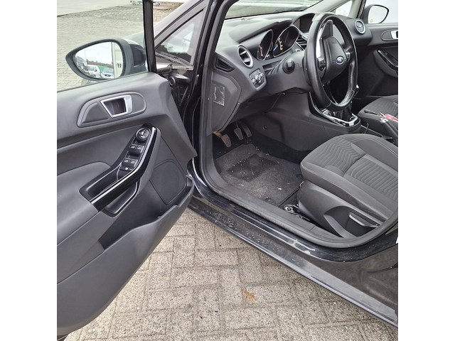 Personenauto ford, fiesta 1.6, zwart, bouwjaar 2013 - afbeelding 14 van  45