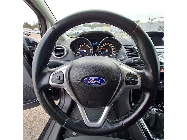 Personenauto ford, fiesta 1.6, zwart, bouwjaar 2013 - afbeelding 17 van  45