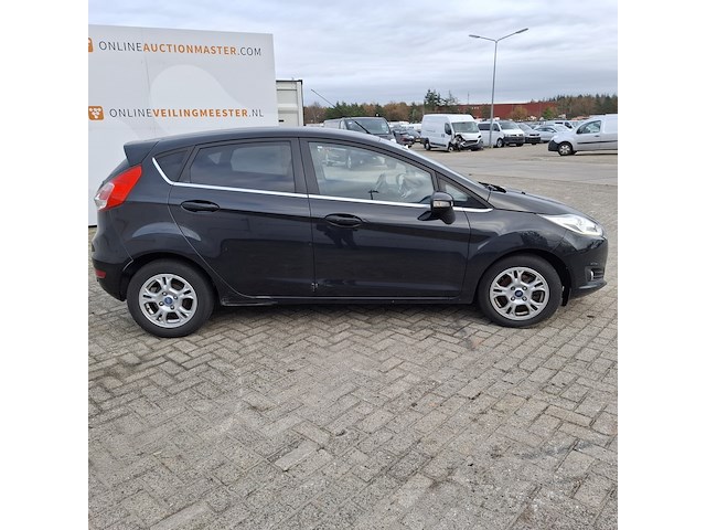 Personenauto ford, fiesta 1.6, zwart, bouwjaar 2013 - afbeelding 34 van  45