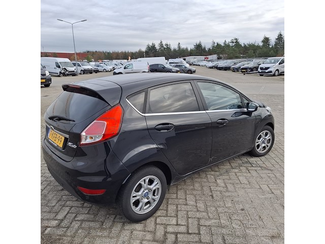 Personenauto ford, fiesta 1.6, zwart, bouwjaar 2013 - afbeelding 41 van  45