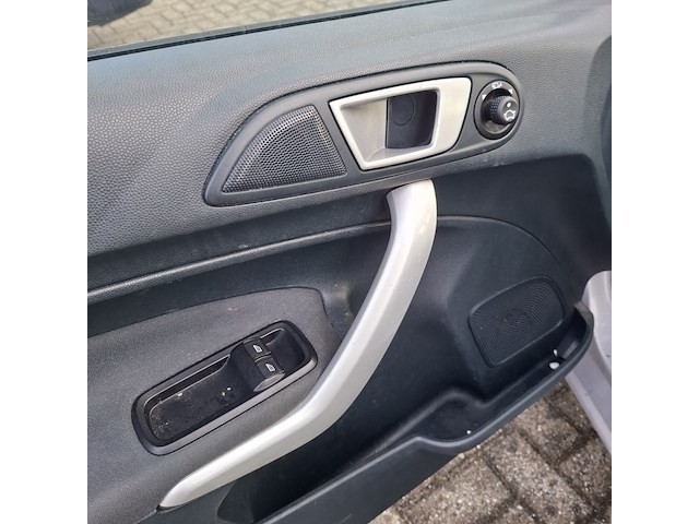 Personenauto ford, fiesta 1.6tdci, grijs, bouwjaar 2012 - afbeelding 24 van  51