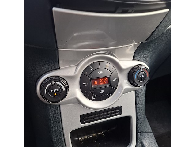 Personenauto ford, fiesta 1.6tdci, grijs, bouwjaar 2012 - afbeelding 33 van  51