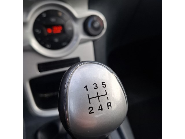 Personenauto ford, fiesta 1.6tdci, grijs, bouwjaar 2012 - afbeelding 35 van  51