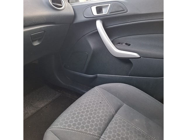 Personenauto ford, fiesta 1.6tdci, grijs, bouwjaar 2012 - afbeelding 36 van  51