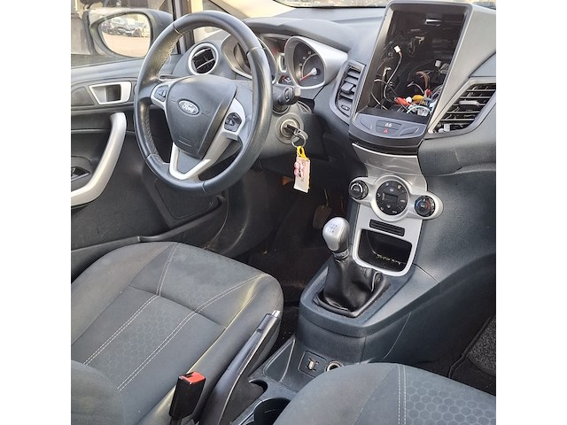 Personenauto ford, fiesta 1.6tdci, grijs, bouwjaar 2012 - afbeelding 42 van  51