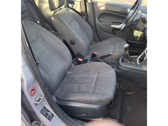 Personenauto ford, fiesta 1.6tdci, grijs, bouwjaar 2012 - afbeelding 43 van  51