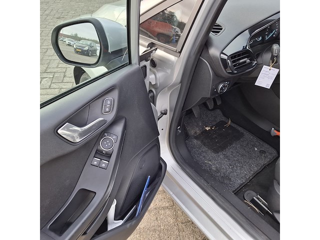 Personenauto, ford, fiesta - afbeelding 17 van  48
