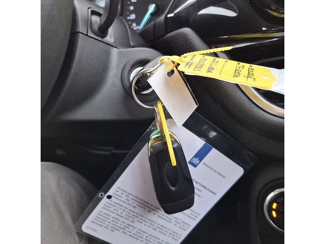 Personenauto, ford, fiesta - afbeelding 24 van  48