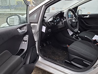 Personenauto, ford, fiesta - afbeelding 24 van  49