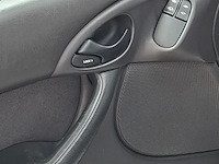 Personenauto, ford, focus, 1.6-16v futura, 2004 - afbeelding 4 van  31
