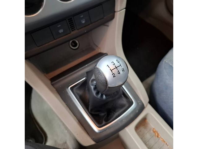 Personenauto, ford, focus wagon, 1.6-16v futura, 2006 - afbeelding 36 van  67