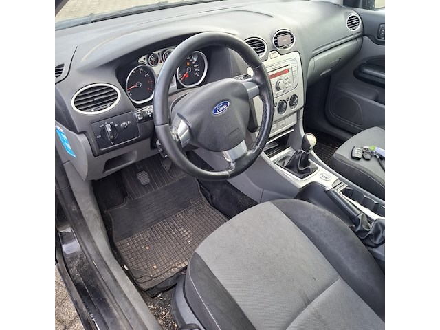 Personenauto ford, focus wagon 1.6, zwart, bouwjaar 2009 - afbeelding 19 van  46