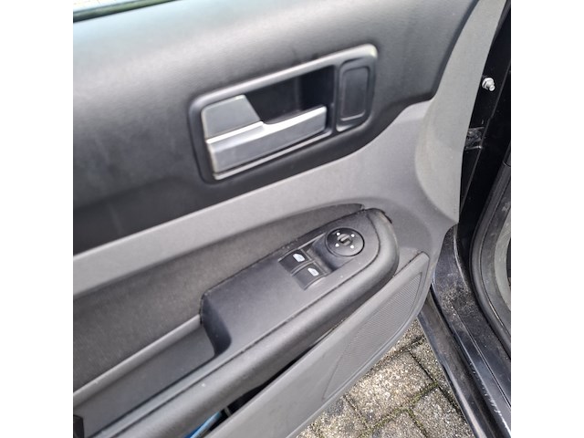 Personenauto ford, focus wagon 1.6, zwart, bouwjaar 2009 - afbeelding 20 van  46